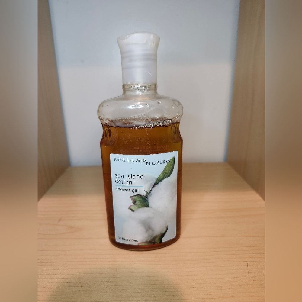 VINTAGE Bath and Body Work Sea Island Cotton shower gel